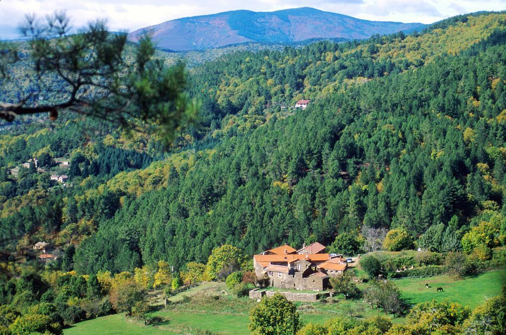 Chambres D'Hotes Lou-Rey Le Collet-de-Deze Exterior photo